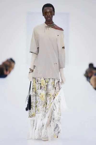 Look 28